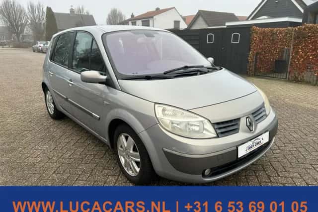 Renault Scénic (2004) thumbnail 2