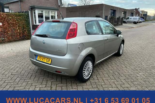Fiat Grande Punto (2007) thumbnail 4