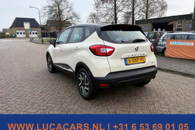 Renault Captur (2013) thumbnail 3