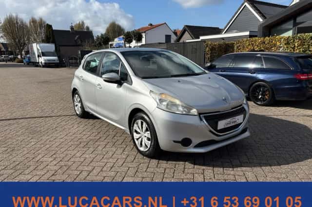 Peugeot 208 (2013) thumbnail 2
