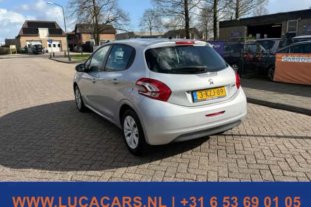 Peugeot 208 (2013) thumbnail 3