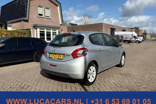 Peugeot 208 (2013) thumbnail 4