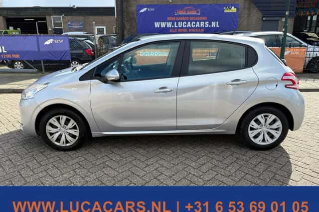 Peugeot 208 (2013) thumbnail 6