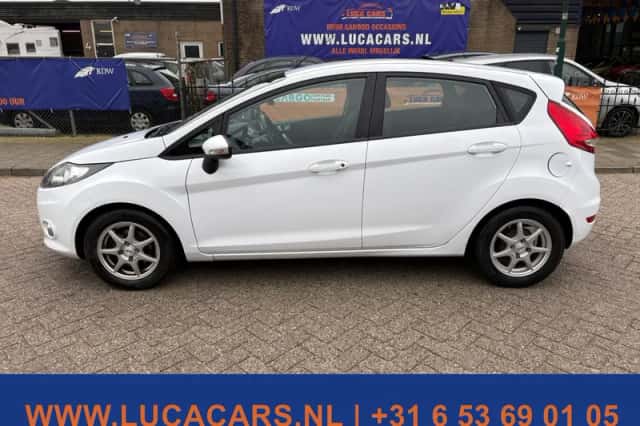 Ford Fiesta (2012) thumbnail 5