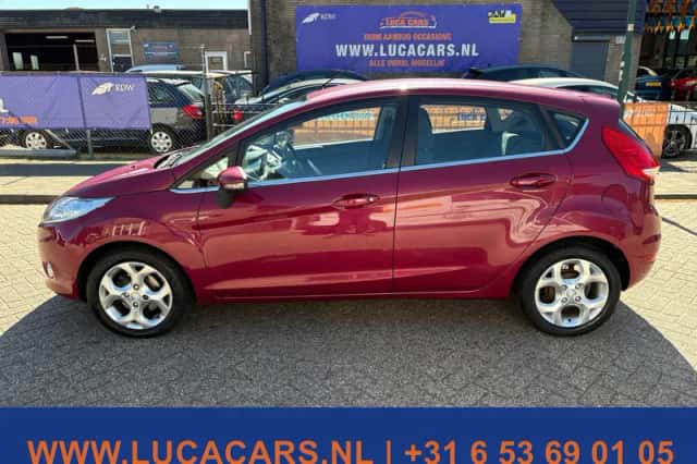 Ford Fiesta (2009) thumbnail 5