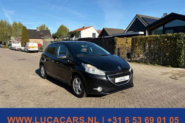 Peugeot 208 (2015) thumbnail 2