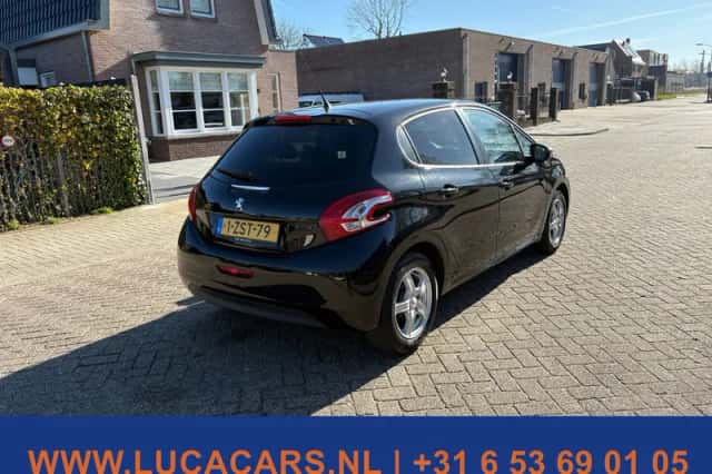 Peugeot 208 (2015) thumbnail 4