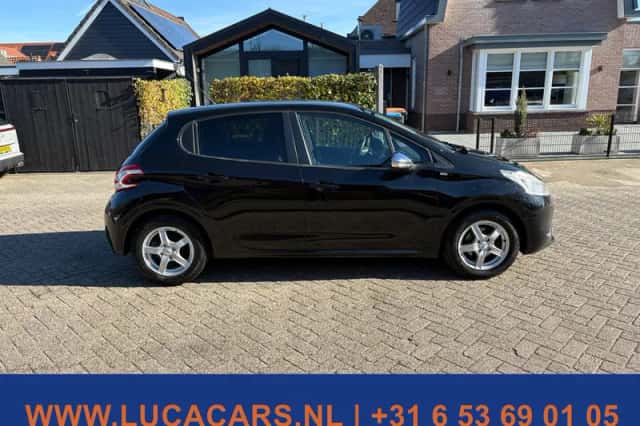 Peugeot 208 (2015) thumbnail 5