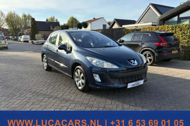 Peugeot 308 (2008) thumbnail 2