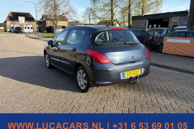 Peugeot 308 (2008) thumbnail 3