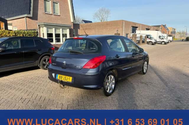 Peugeot 308 (2008) thumbnail 4