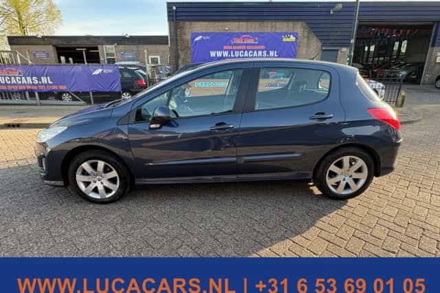Peugeot 308 (2008) thumbnail 5