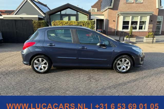 Peugeot 308 (2008) thumbnail 6