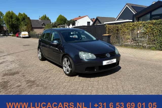 Volkswagen Golf (2004) thumbnail 2