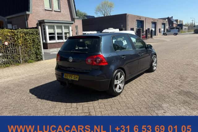 Volkswagen Golf (2004) thumbnail 4