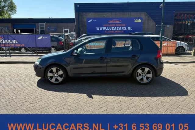Volkswagen Golf (2004) thumbnail 5
