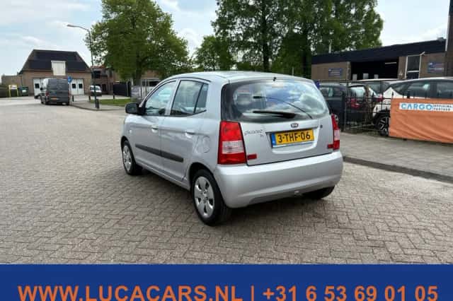 Kia Picanto (2007) thumbnail 3