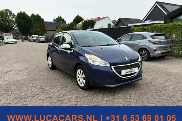 Peugeot 208 (2014) thumbnail 2