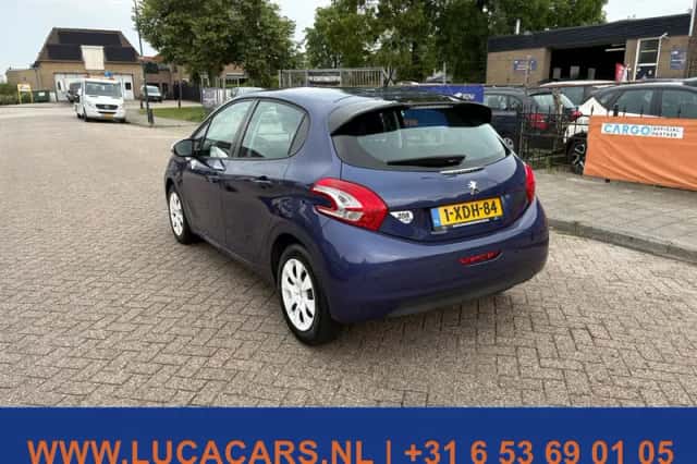 Peugeot 208 (2014) thumbnail 3