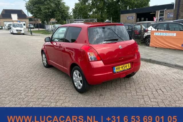Suzuki Swift (2008) thumbnail 3