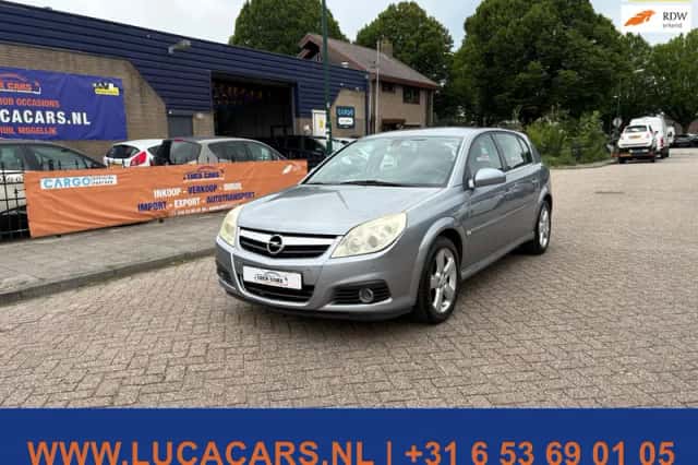 Opel Signum (2005) thumbnail 1