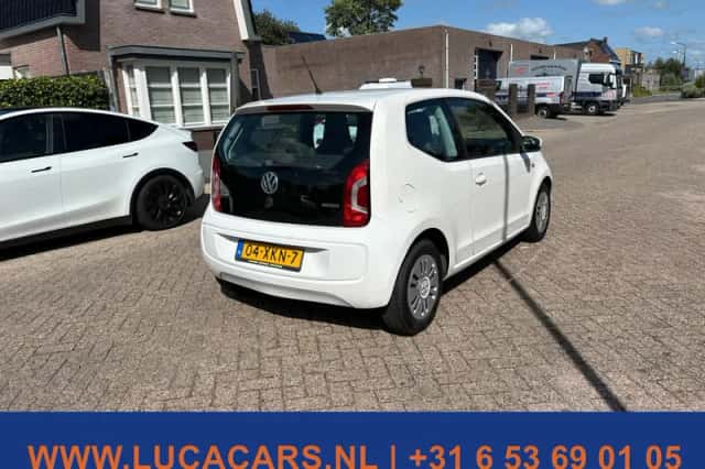 Volkswagen Up! (2012) thumbnail 4