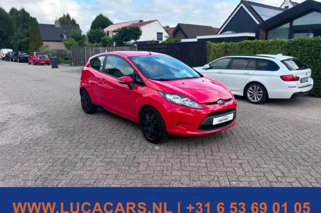 Ford Fiesta (2009) thumbnail 2