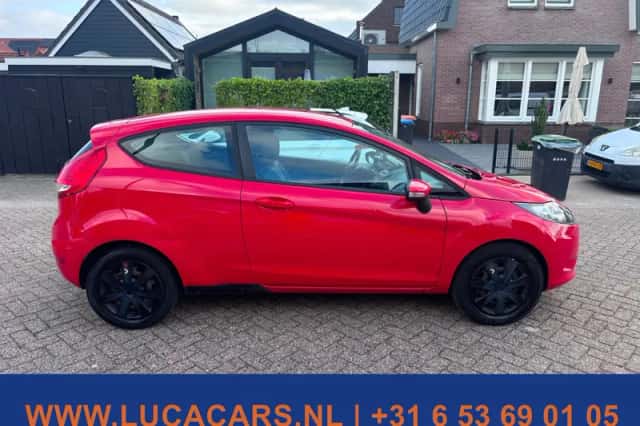 Ford Fiesta (2009) thumbnail 5