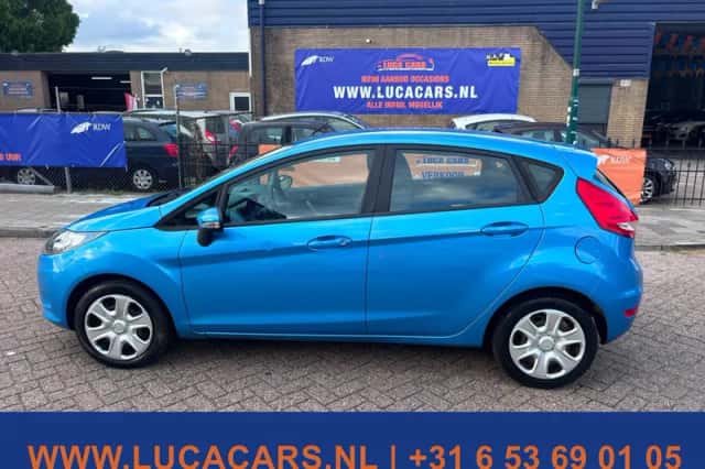 Ford Fiesta (2010) thumbnail 5