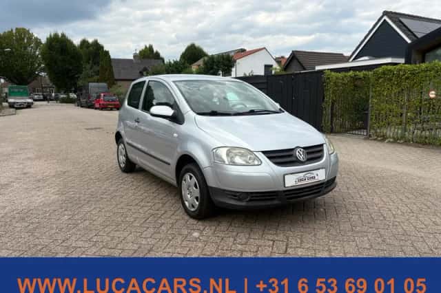 Volkswagen Fox (2007) thumbnail 2