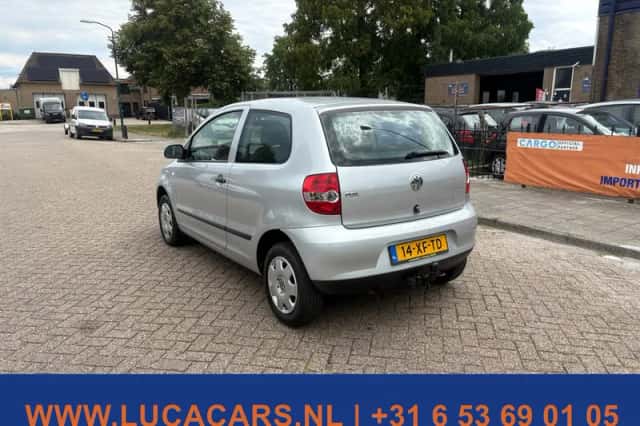 Volkswagen Fox (2007) thumbnail 3