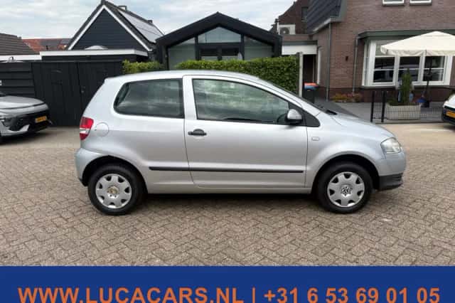 Volkswagen Fox (2007) thumbnail 6