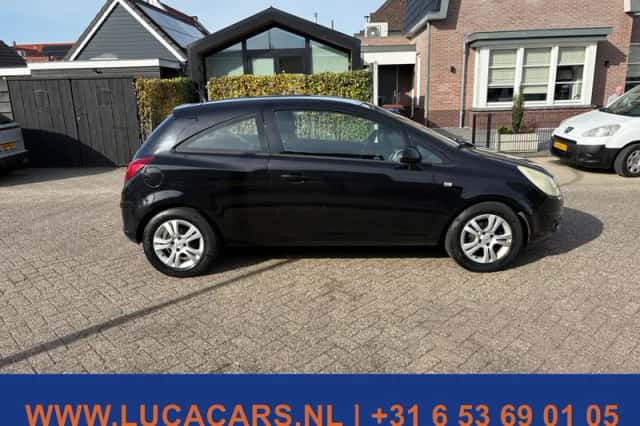 Opel Corsa (2009) thumbnail 6