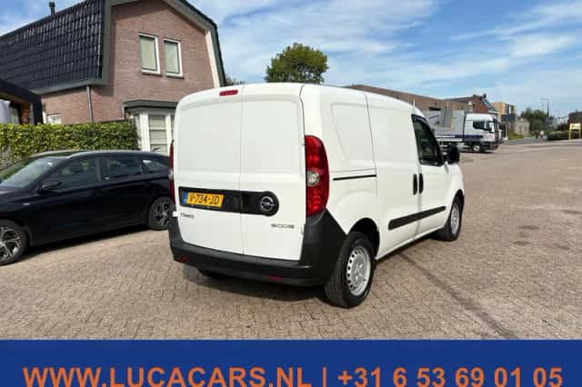 Opel Combo (2017) thumbnail 3