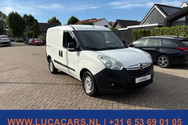 Opel Combo (2017) thumbnail 2