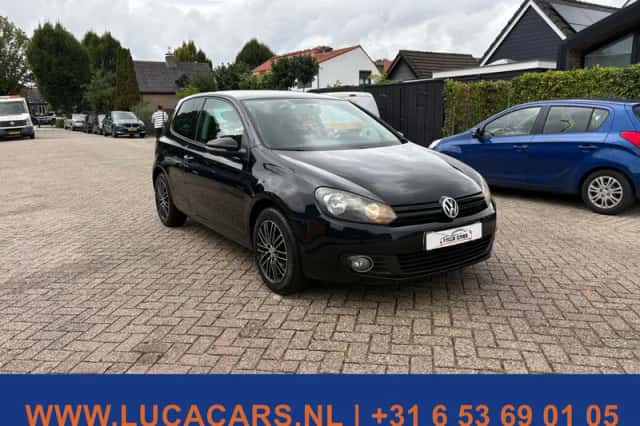 Volkswagen Golf (2010) thumbnail 2