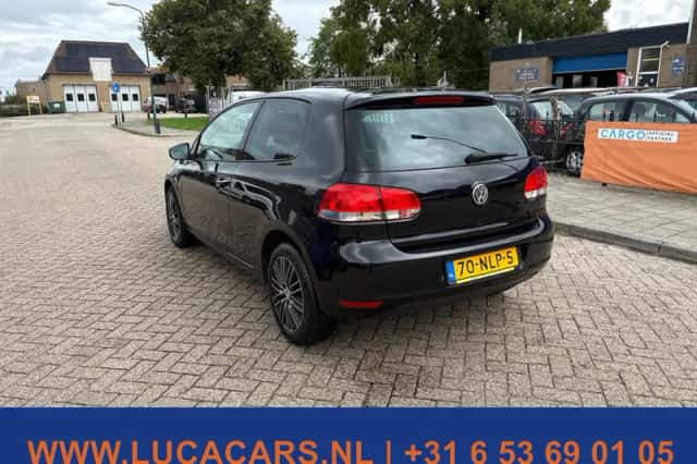 Volkswagen Golf (2010) thumbnail 3