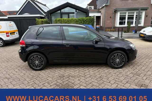 Volkswagen Golf (2010) thumbnail 5