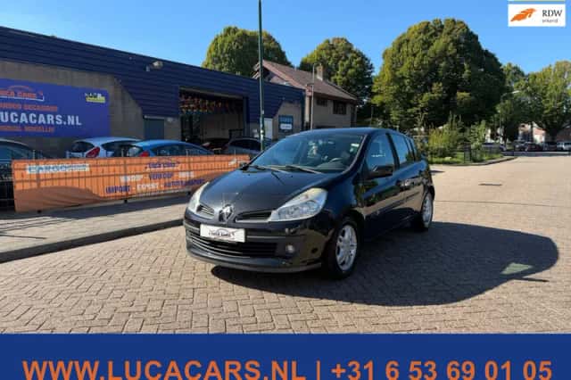 Renault Clio (2006) thumbnail 1