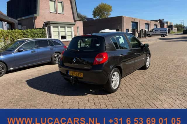 Renault Clio (2006) thumbnail 3