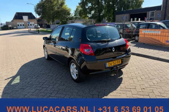 Renault Clio (2006) thumbnail 4