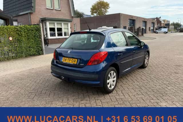 Peugeot 207 (2006) thumbnail 3