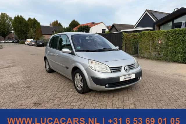 Renault Scénic (2005) thumbnail 2