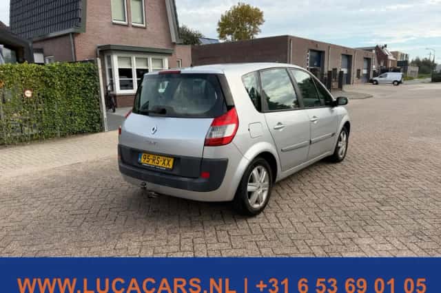 Renault Scénic (2005) thumbnail 3