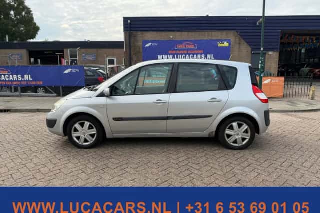 Renault Scénic (2005) thumbnail 5