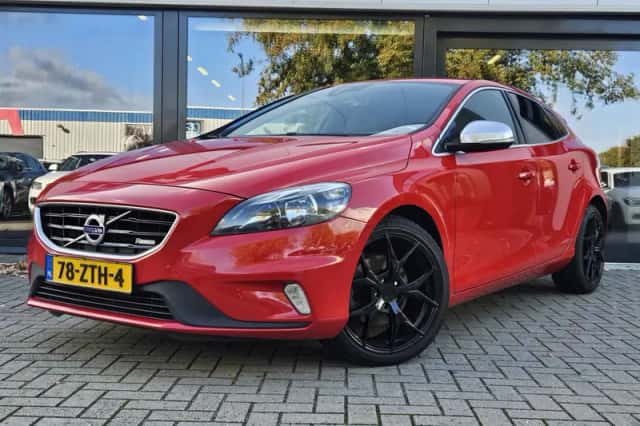 Volvo V40 (2013) thumbnail 1