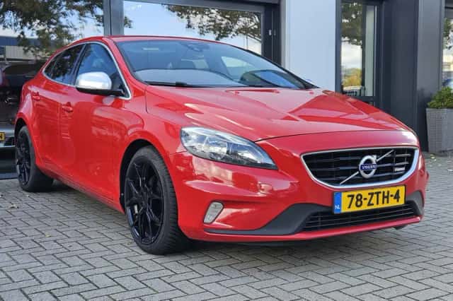 Volvo V40 (2013) thumbnail 3