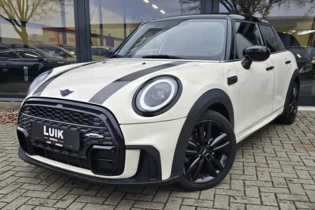 MINI Cooper (2021) thumbnail 2