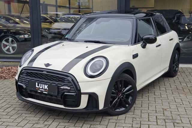 MINI Cooper (2021) thumbnail 3