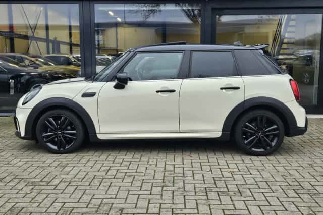 MINI Cooper (2021) thumbnail 6